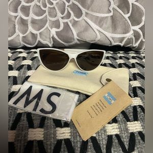 TOM’s ‘Josie’ sunglasses in white